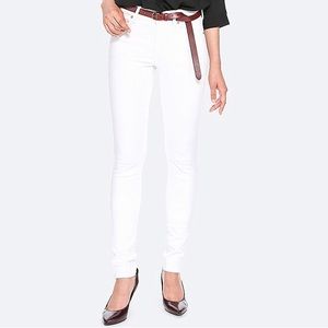 Uniqlo Ultra Stretch White Skinny 24” x 33”